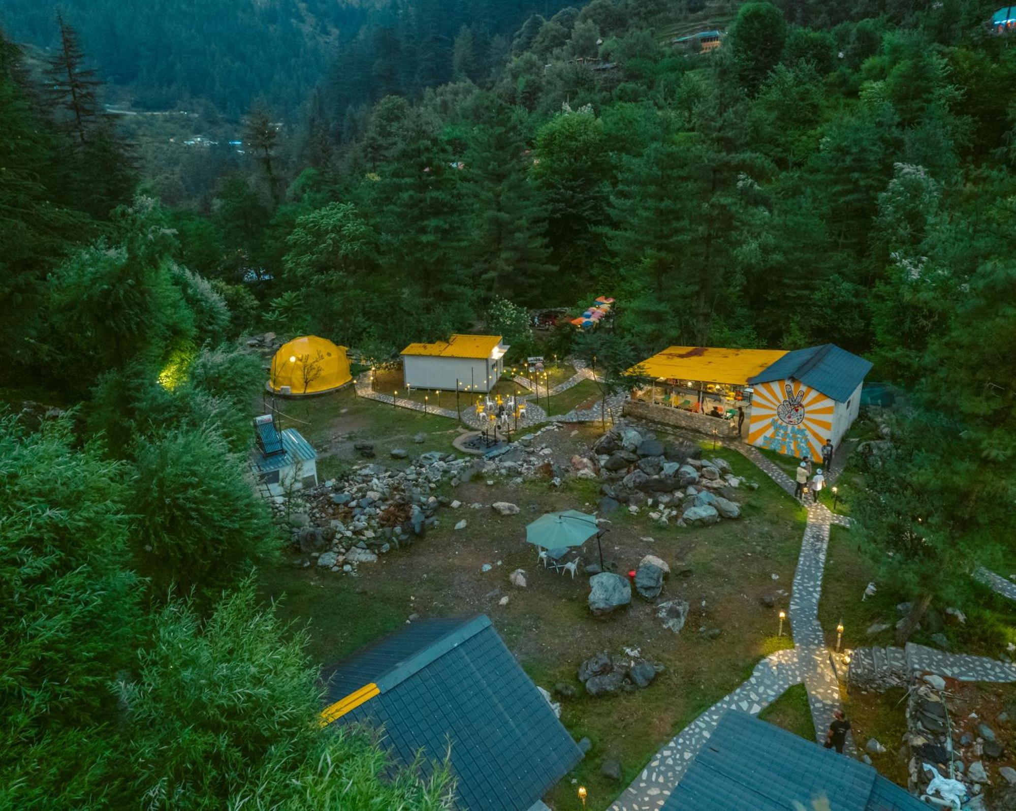 Whoopers Boutique Resort Jibhi Extérieur photo